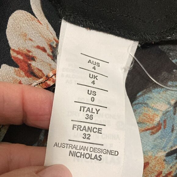 Nicholas NWOT Lola Ruffle Floral Print Silk Blouse. Size 0. - Picture 9 of 11